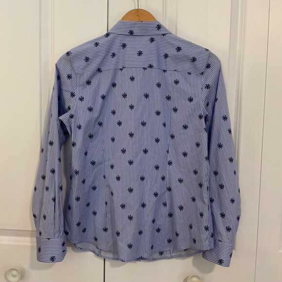 Talbots Blue Snowflake Print Wrinkle Resistant Long Sleeve Top Size 6 - Picture 6 of 10
